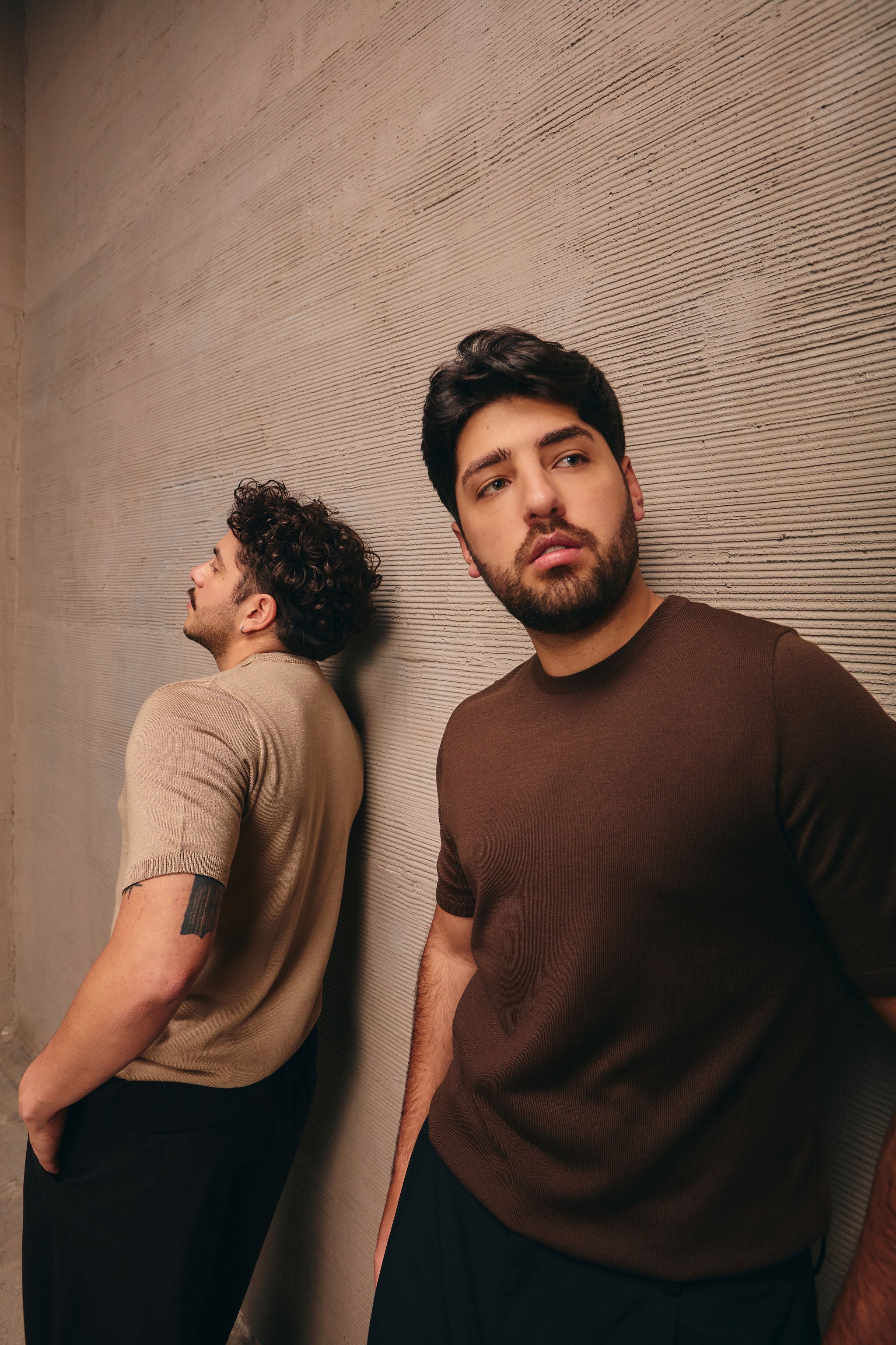 Camiseta Tejida Esencial - Hombre