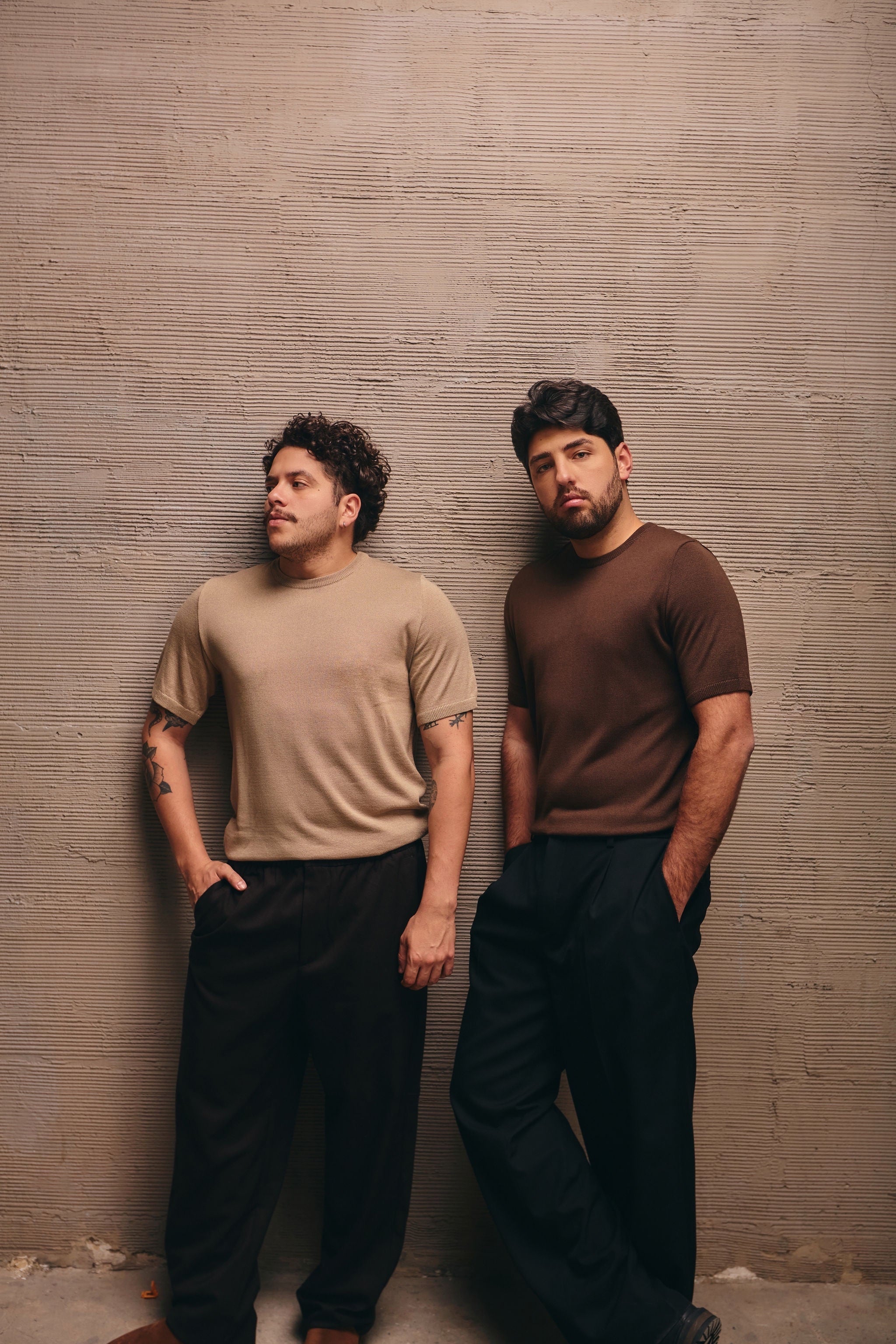 Camiseta Tejida Esencial - Hombre