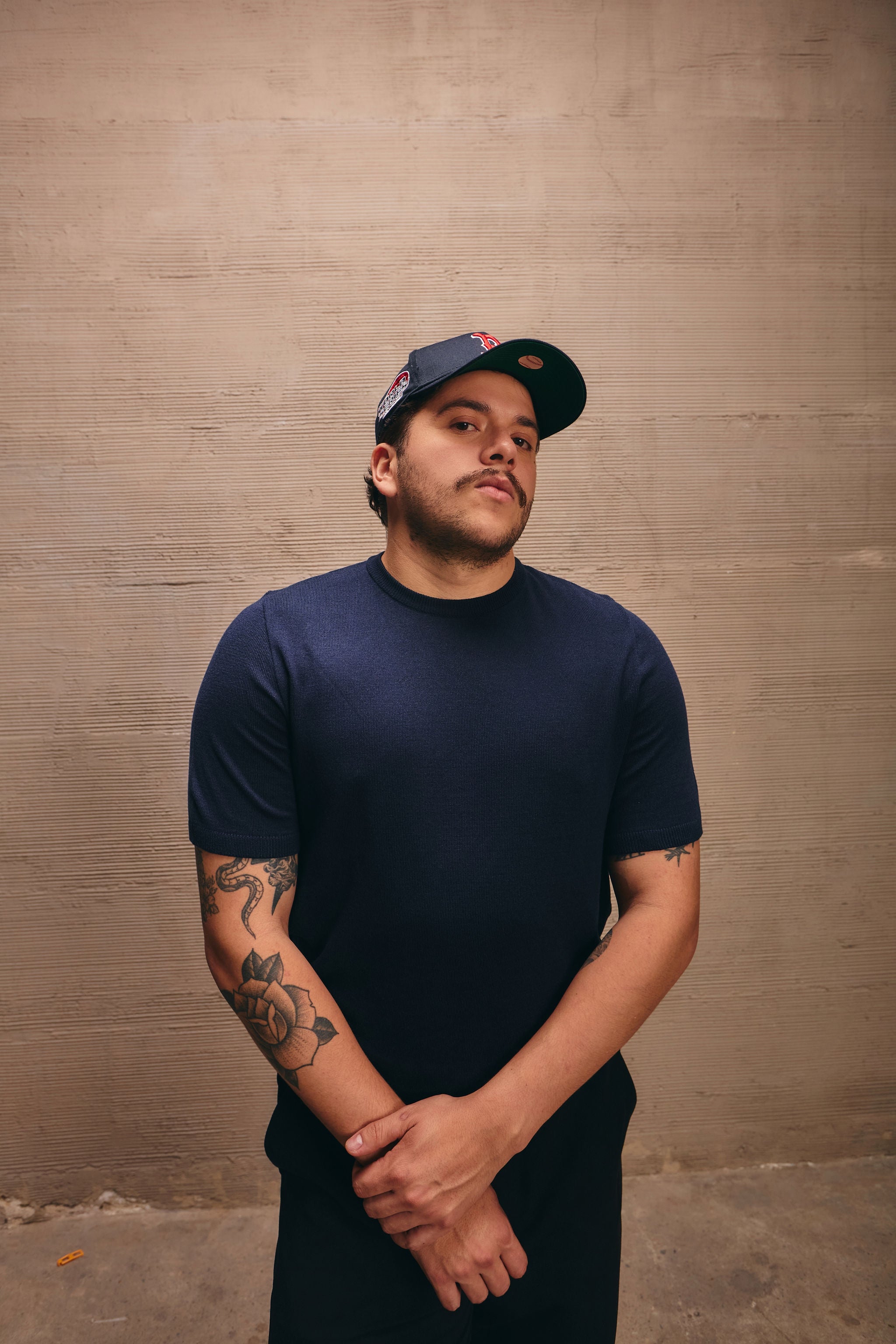 Camiseta Tejida Esencial - Hombre